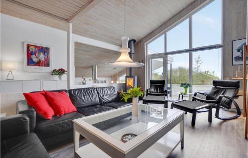 Øer Strand House | Awesome Home In Ebeltoft With Sauna