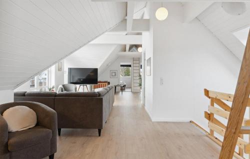 Vibæk Strand House | Awesome Home In Ebeltoft With Sauna