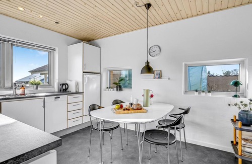 Skæring House | Awesome home in Egå with kitchen