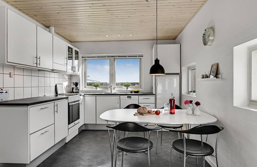 Skæring House | Awesome home in Egå with kitchen