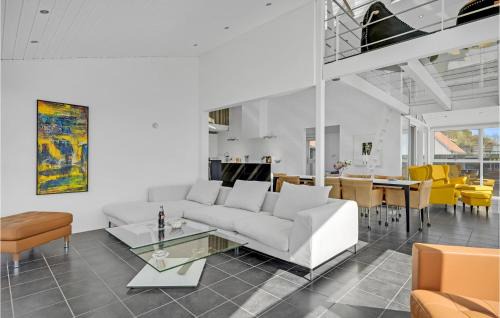 Skæring House | Awesome Home In Egå With Kitchen