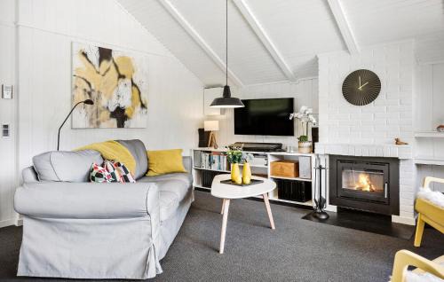 Rendbjerg House | Awesome Home In Egernsund With Kitchen