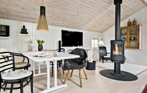 Follenslev House | Awesome Home In Føllenslev With Wifi