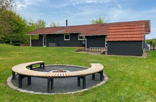 Hvalpsund House | Awesome home in Farsø with sauna