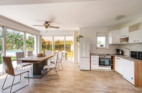 Valbandon House | Awesome home in Fazana
