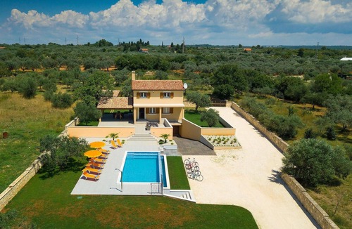 Fazana House | Awesome home in Fazana