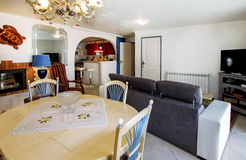 Flacheres House | Awesome home in Flacheres