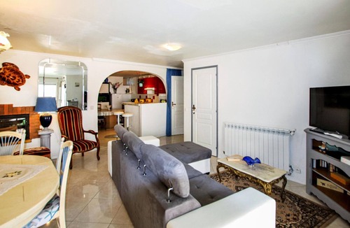 Flacheres House | Awesome home in Flacheres