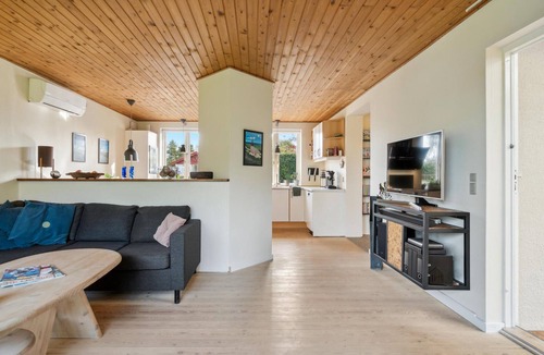 Havnsø House | Awesome home in Føllenslev with WiFi