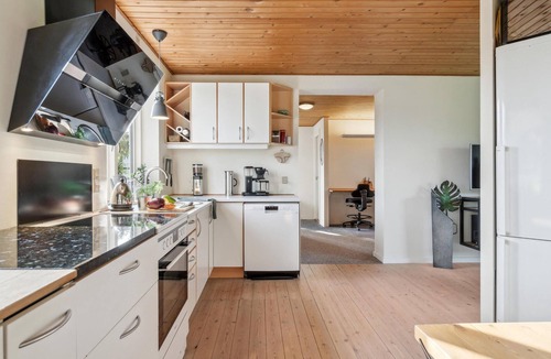 Havnsø House | Awesome home in Føllenslev with WiFi