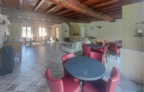 Maubert-Fontaine House | Awesome Home In Maubert-Fontaine With Sauna