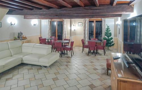 Maubert-Fontaine House | Awesome Home In Maubert-Fontaine With Sauna