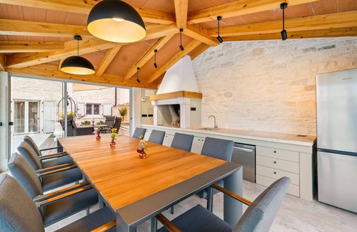 Gajana House | Awesome home in Gajana