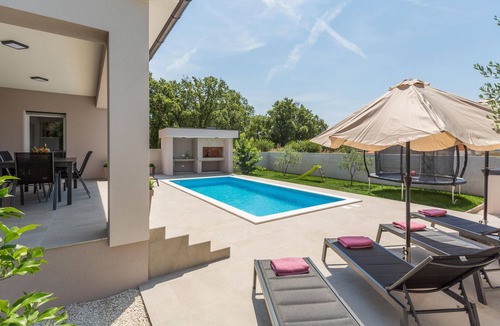 Galizana House | Awesome home in Galizana