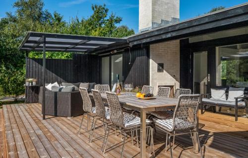 Udsholt House | Awesome Home In Gilleleje With Wifi