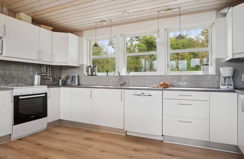 Bønnerup Strand House | Awesome home in Glesborg with WiFi
