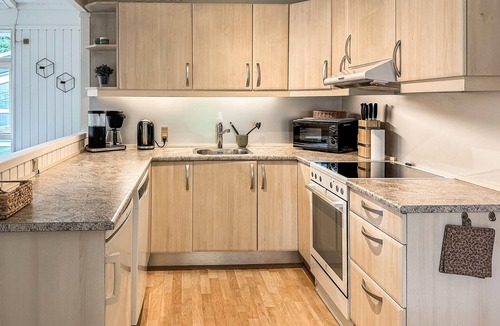 Fjellerup House | Awesome home in Glesborg with WiFi