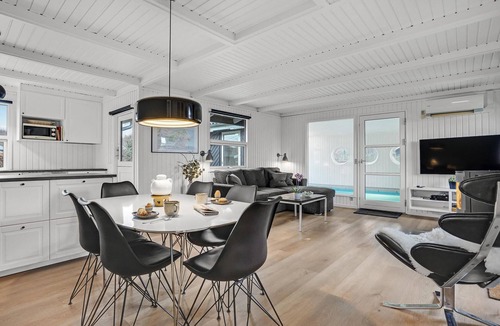 Bønnerup Strand House | Awesome home in Glesborg with sauna