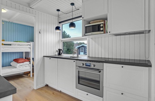 Bønnerup Strand House | Awesome home in Glesborg with sauna