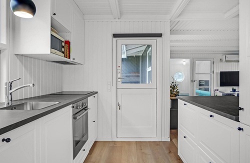 Bønnerup Strand House | Awesome home in Glesborg with sauna