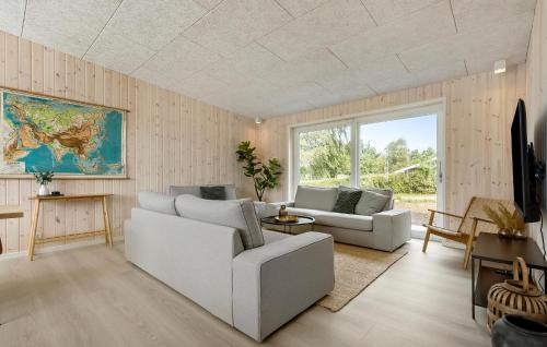 Bønnerup Strand House | Awesome Home In Glesborg With Sauna