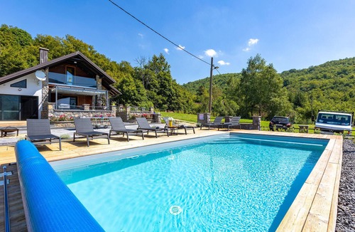 Gospic House | Awesome home in Gospic with sauna