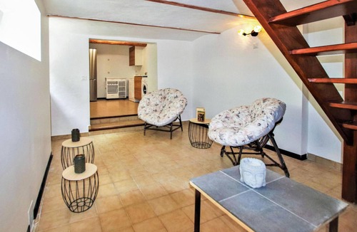 Goult House | Awesome home in GOULT