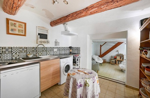 Goult House | Awesome home in GOULT