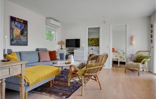 Udsholt House | Awesome Home In Græsted With Wifi