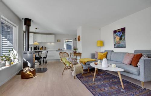Udsholt House | Awesome Home In Græsted With Wifi