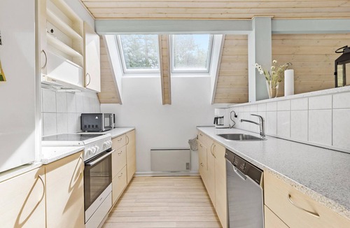 Grenaa House | Awesome home in Grenaa with kitchen