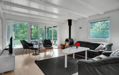 Grenaa House | Awesome Home In Grenaa With Sauna