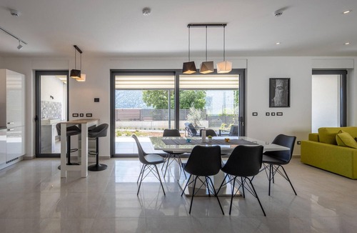 Grizane House | Awesome home in Grizane with sauna