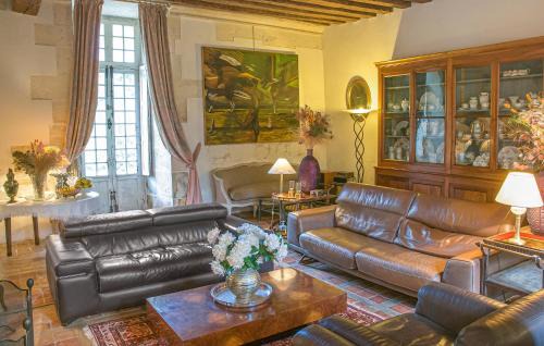 Guerigny House | Awesome Home In Guérigny