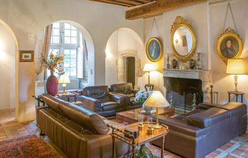 Guerigny House | Awesome Home In Guérigny