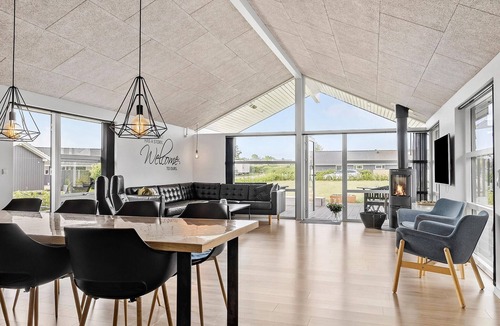 Flovt Strand House | Awesome home in Haderslev with WiFi