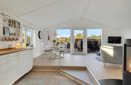 Hejsager Strand House | Awesome home in Haderslev with kitchen