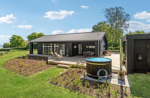Odde House | Awesome home in Hadsund with WiFi