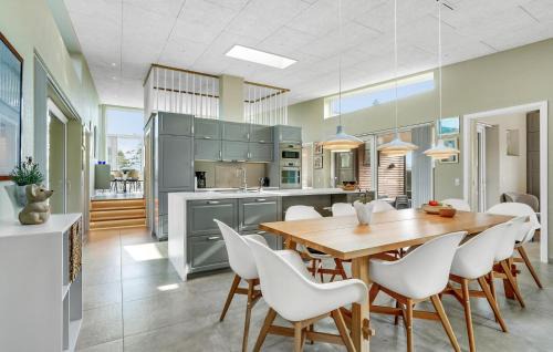 Hou House | Awesome Home In Hals With Sauna