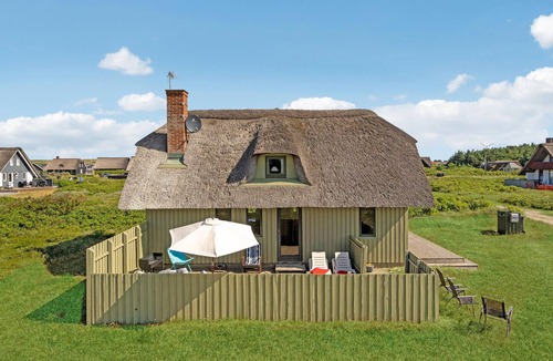 Vrist Strand House | Awesome home in Harboøre with WiFi