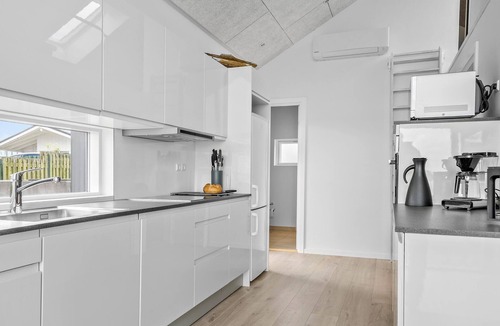 Hejlsminde House | Awesome home in Hejls