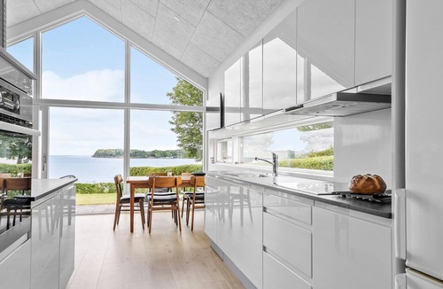 Hejlsminde House | Awesome home in Hejls