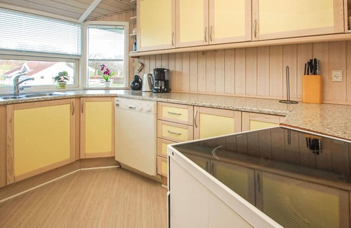 Hejlsminde Strand House | Awesome home in Hejls with sauna