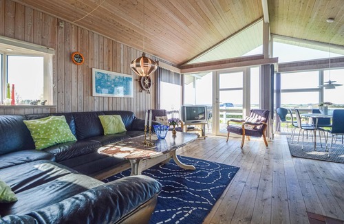 Hejlsminde Strand House | Awesome home in Hejls with sauna