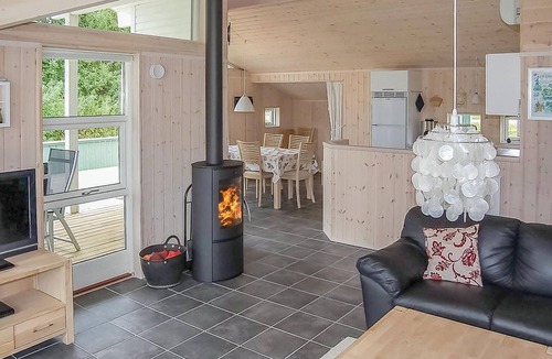 Hejlsminde Strand House | Awesome home in Hejls with sauna