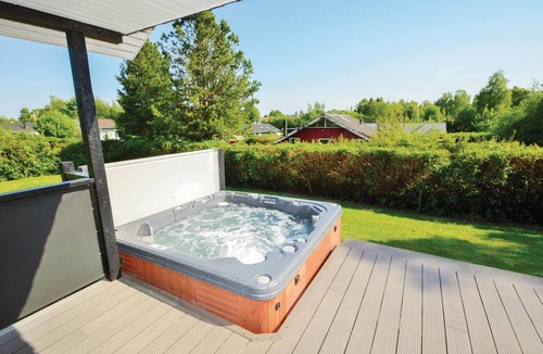 Hejlsminde Strand House | Awesome home in Hejls with WiFi