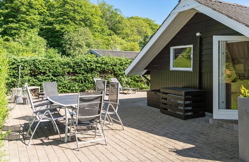 Hejlsminde Strand House | Awesome home in Hejls with WiFi