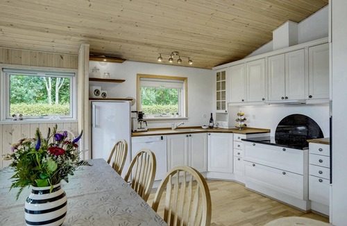 Bork Havn House | Awesome home in Hemmet with WiFi