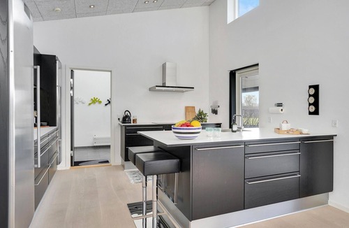 Bork Havn House | Awesome home in Hemmet with WiFi