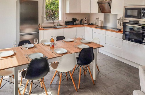 Hirel House | Awesome home in Hirel with WiFi